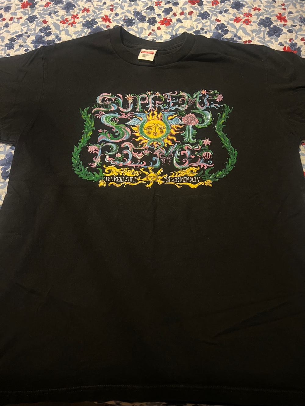 Like new supreme T-shirt, size medium - Picture 5 of 8
